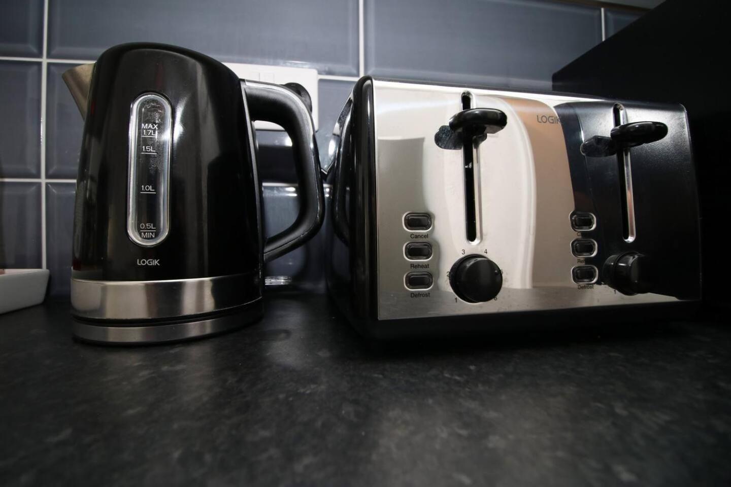 Modern Guesthouse, Fast Wi-Fi, Street Free Parking, Central, Fully Equipped Cardiff Eksteriør bilde