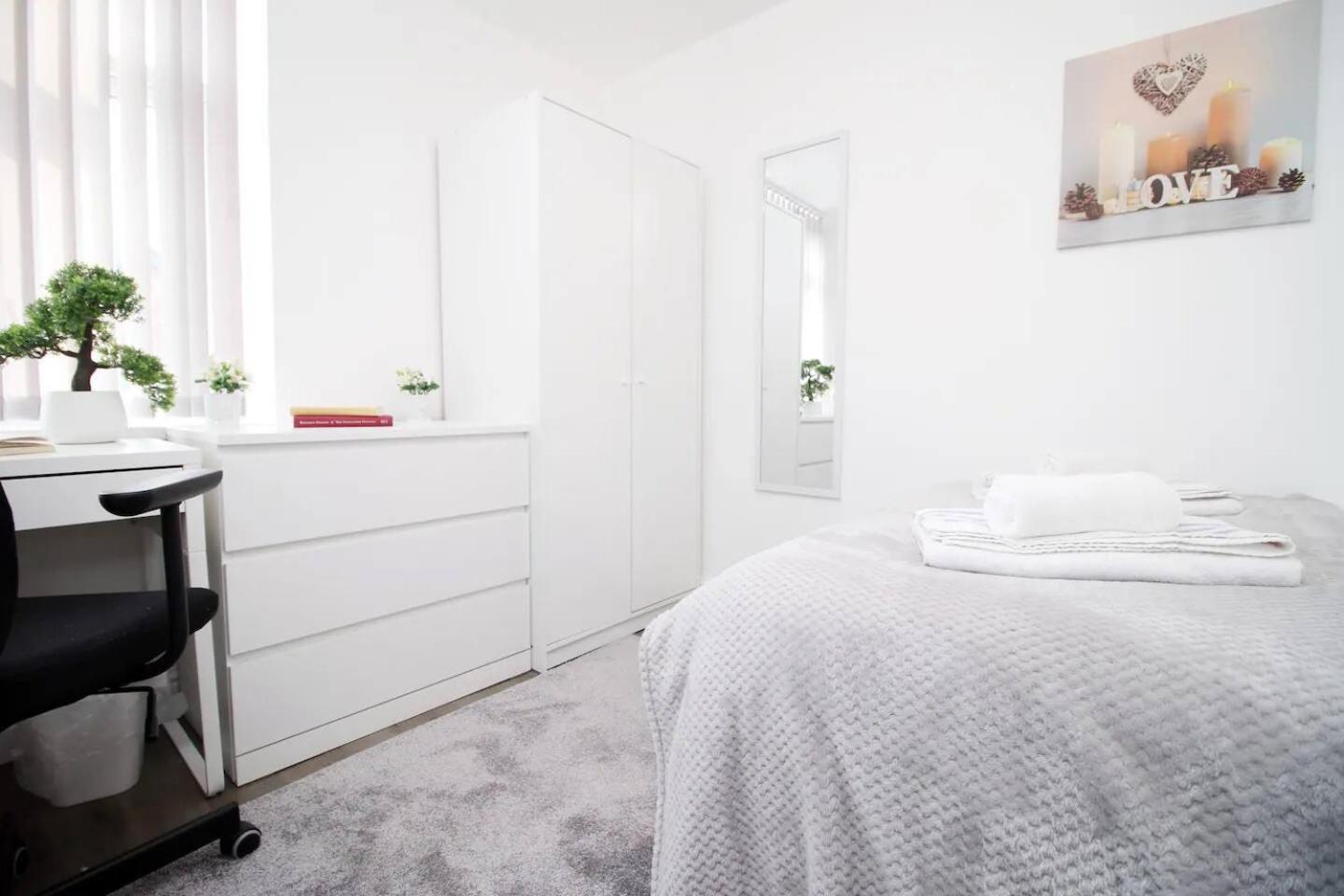 Modern Guesthouse, Fast Wi-Fi, Street Free Parking, Central, Fully Equipped Cardiff Eksteriør bilde