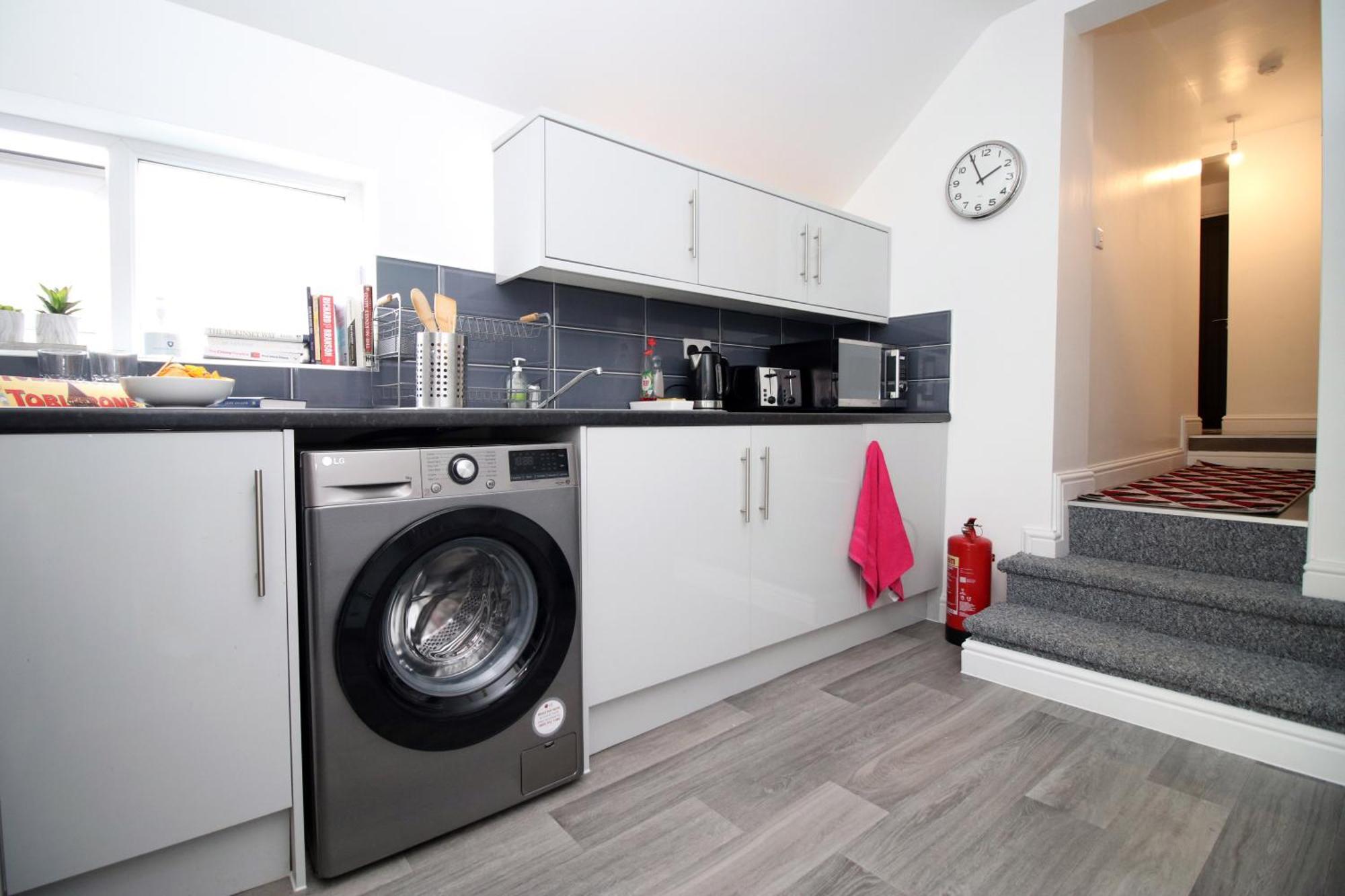 Modern Guesthouse, Fast Wi-Fi, Street Free Parking, Central, Fully Equipped Cardiff Eksteriør bilde