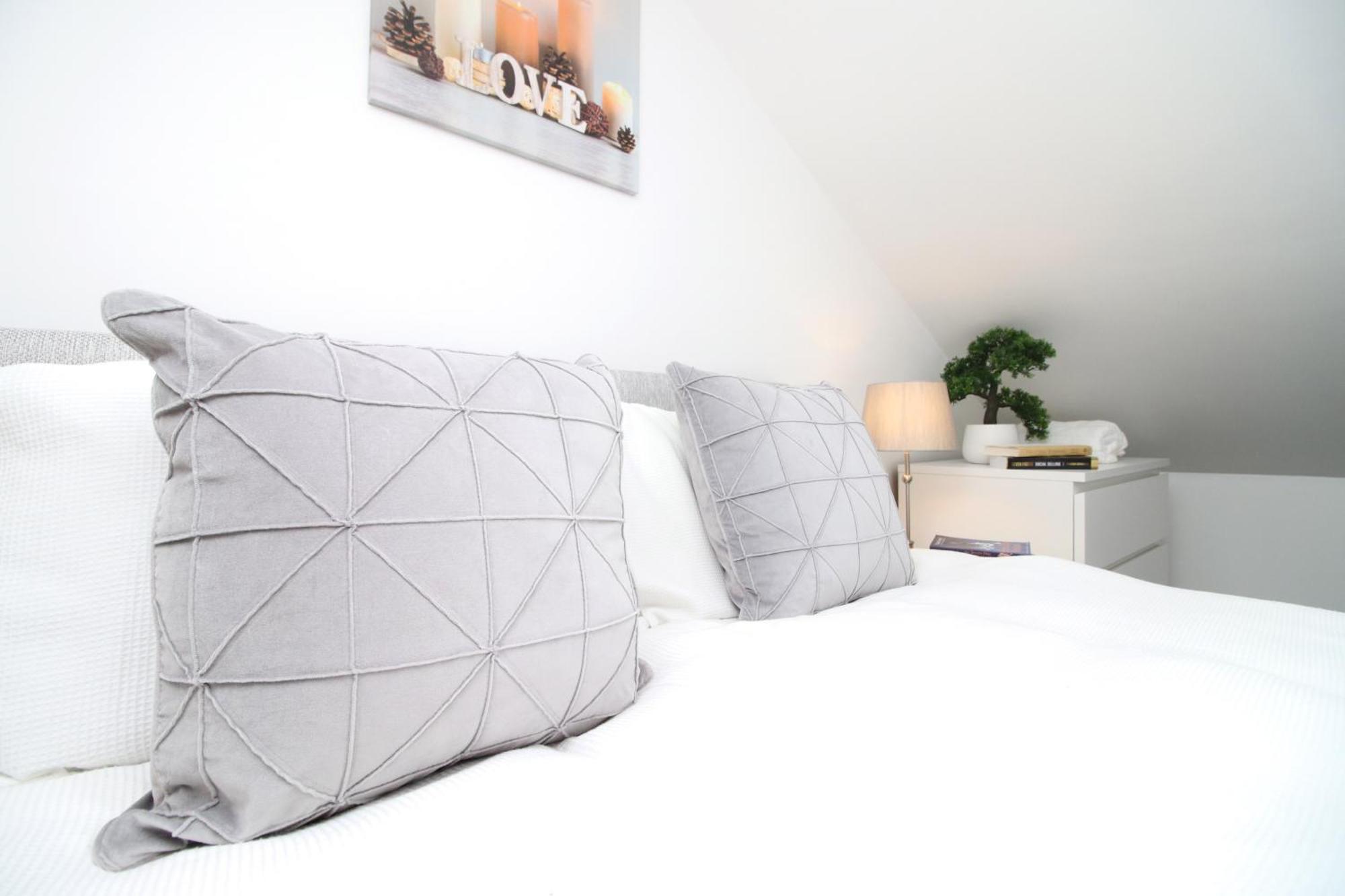 Modern Guesthouse, Fast Wi-Fi, Street Free Parking, Central, Fully Equipped Cardiff Eksteriør bilde