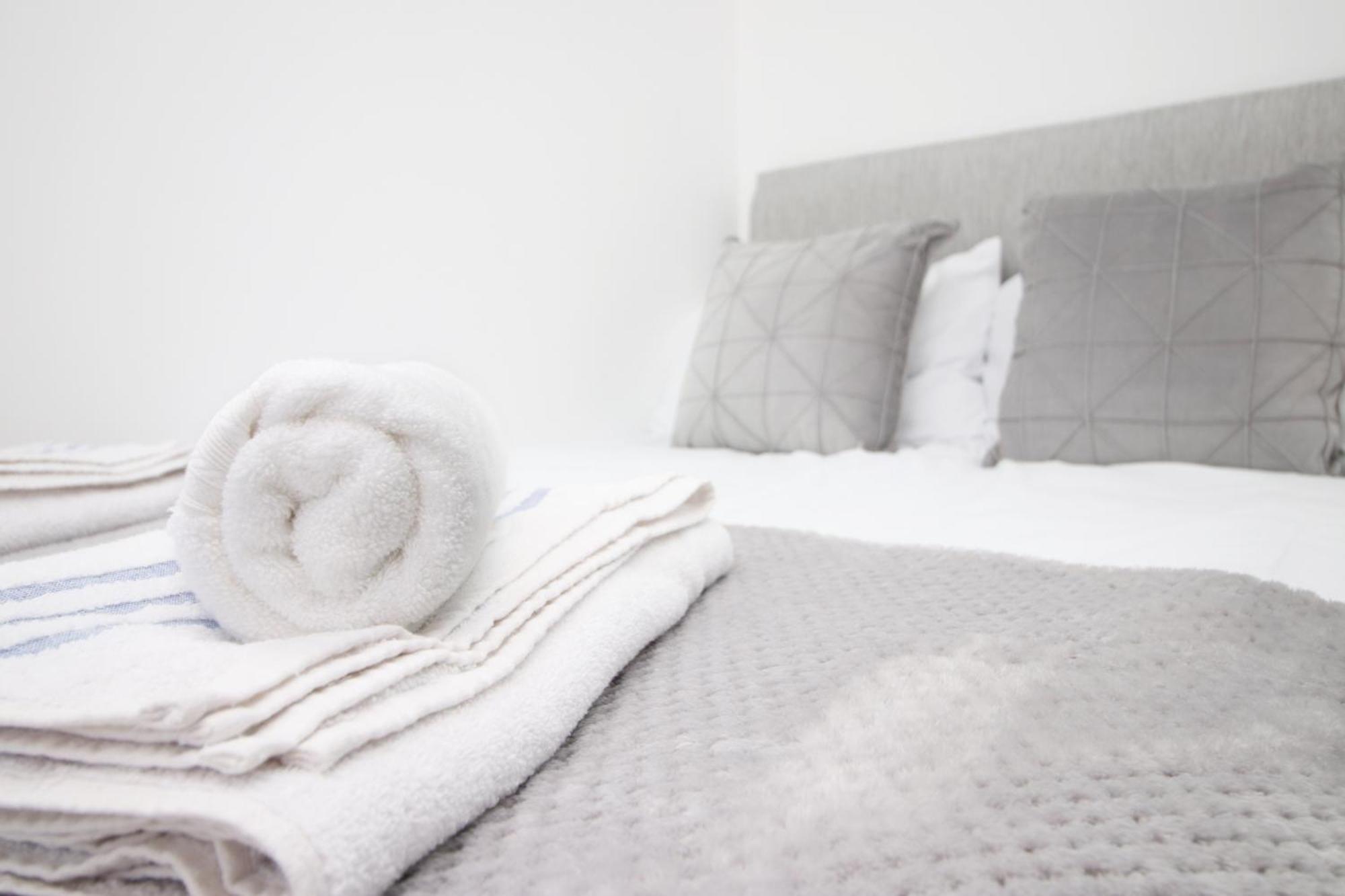 Modern Guesthouse, Fast Wi-Fi, Street Free Parking, Central, Fully Equipped Cardiff Eksteriør bilde
