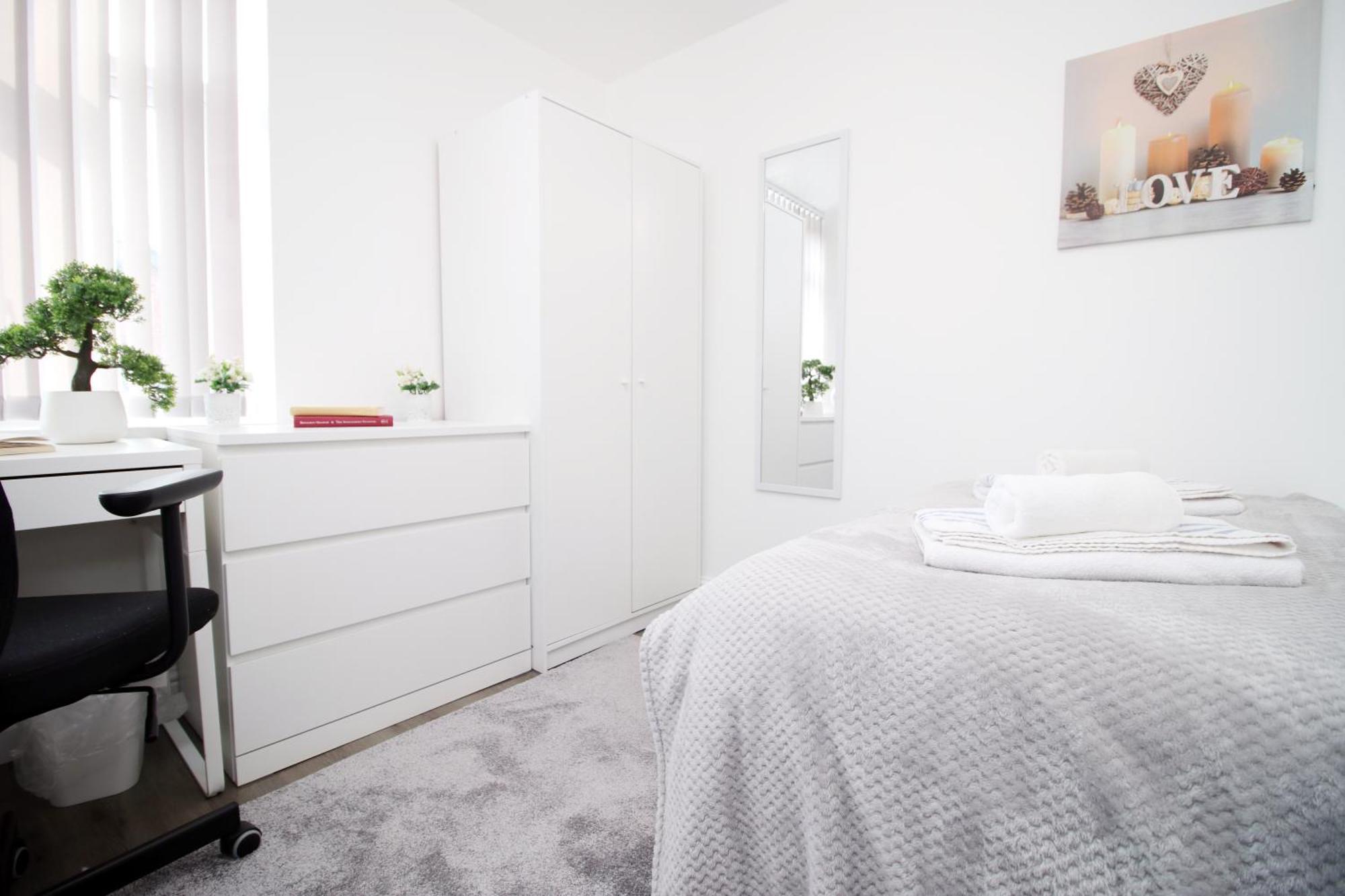 Modern Guesthouse, Fast Wi-Fi, Street Free Parking, Central, Fully Equipped Cardiff Eksteriør bilde
