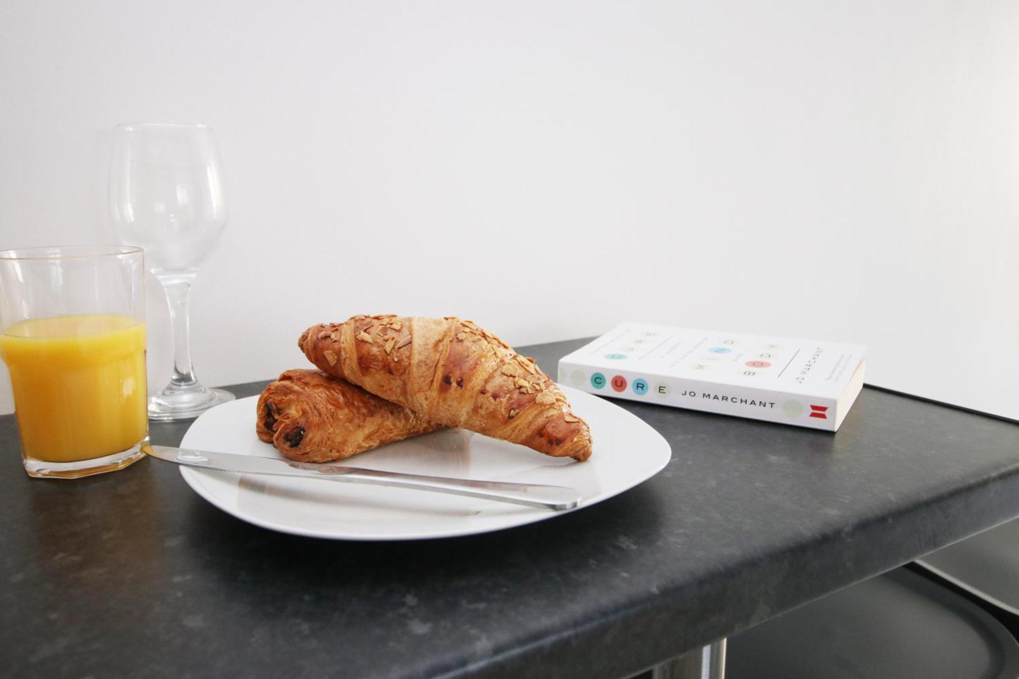 Modern Guesthouse, Fast Wi-Fi, Street Free Parking, Central, Fully Equipped Cardiff Eksteriør bilde